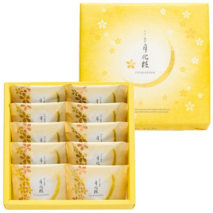 月化粧奶香和菓子切開圖，展示內里內料質地