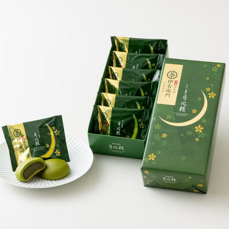 伊右衛門月化粧綠茶和菓子產品特寫，宇治綠茶風味醒目