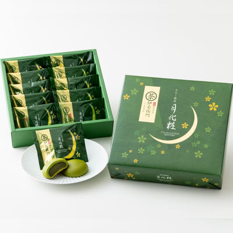 伊右衛門月化粧綠茶和菓子產品特寫，宇治綠茶風味醒目