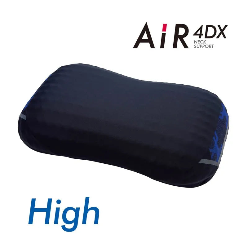 西川 Nishikawa AiR 4DX 旗艦護頸枕，大谷翔平愛用款式，展示十字切口立體構造與高透氣泡綿材質。