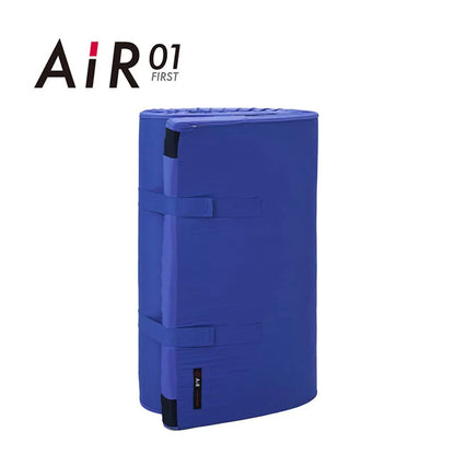 西川 Nishikawa AiR 01 Hard 床墊可壓縮捲收包裝示意，輕量設計方便收納搬運